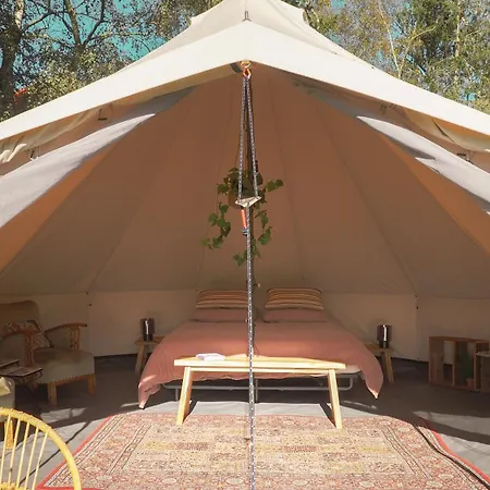 Bell Tent Deluxe Met Hot-tub Luxury tent *